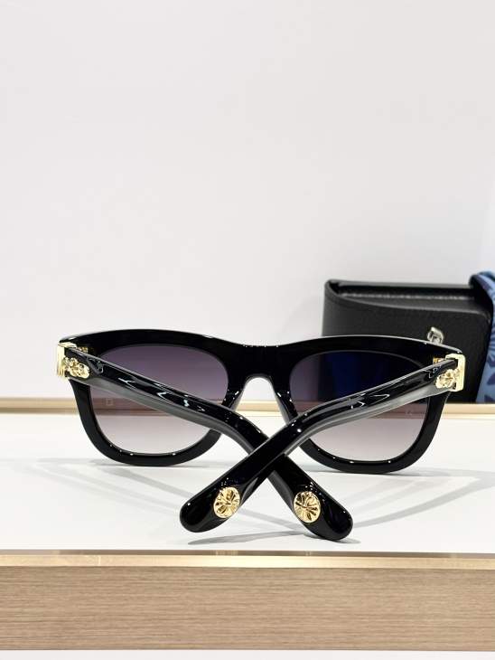 Picture of Chrome Hearts Sunglasses _SKUfw77670279fw